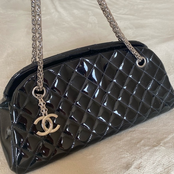 CHANEL MADEMOISELLE PATENT LEATHER 🌹Like NEW🌹 - Picture 1 of 13